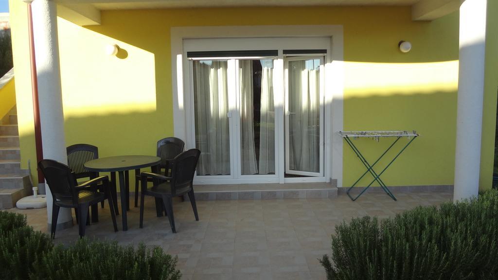 Apartments Laura I Angelina Tribunj (Sibenik-Knin) Quarto foto